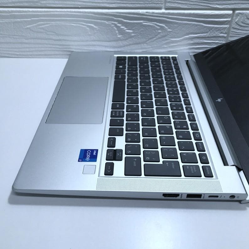 未使用に近》HP EliteBook 630 G10 i7-1355U 16GB