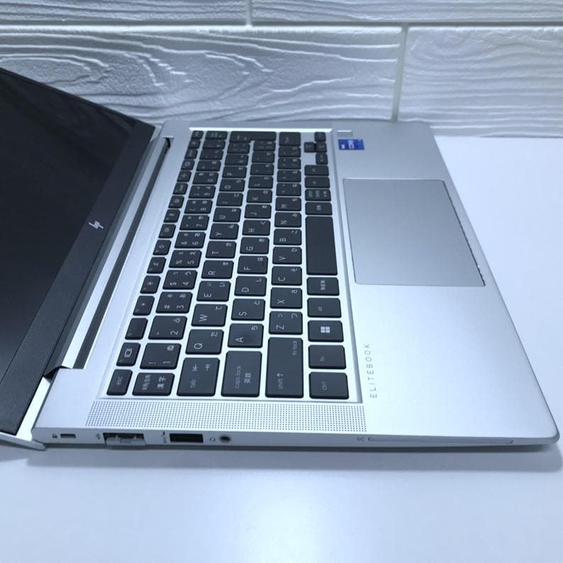 未使用に近》HP EliteBook 630 G10 i7-1355U 16GB