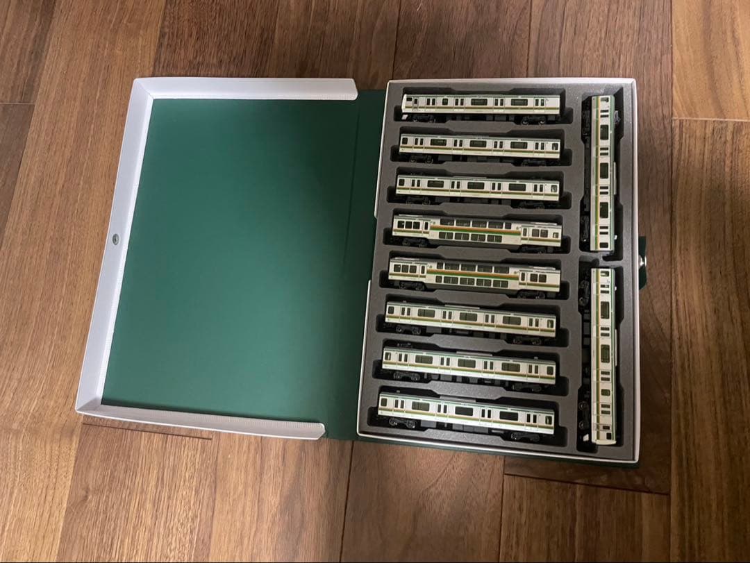 Kato 10-1268 e233系3000番台 10両セット 全車室内灯付き