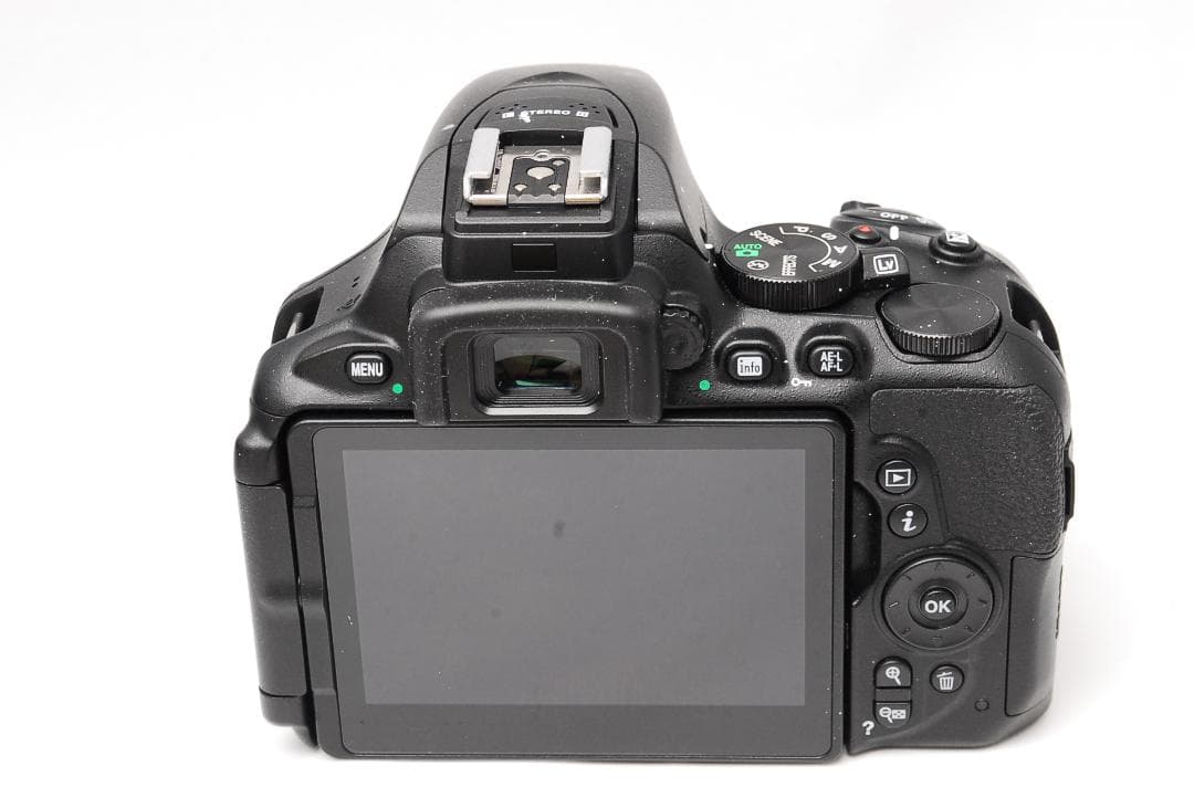 撮影枚数【364枚】 Nikon D5600 ❤ダブルズームキット❤ 一眼レフ