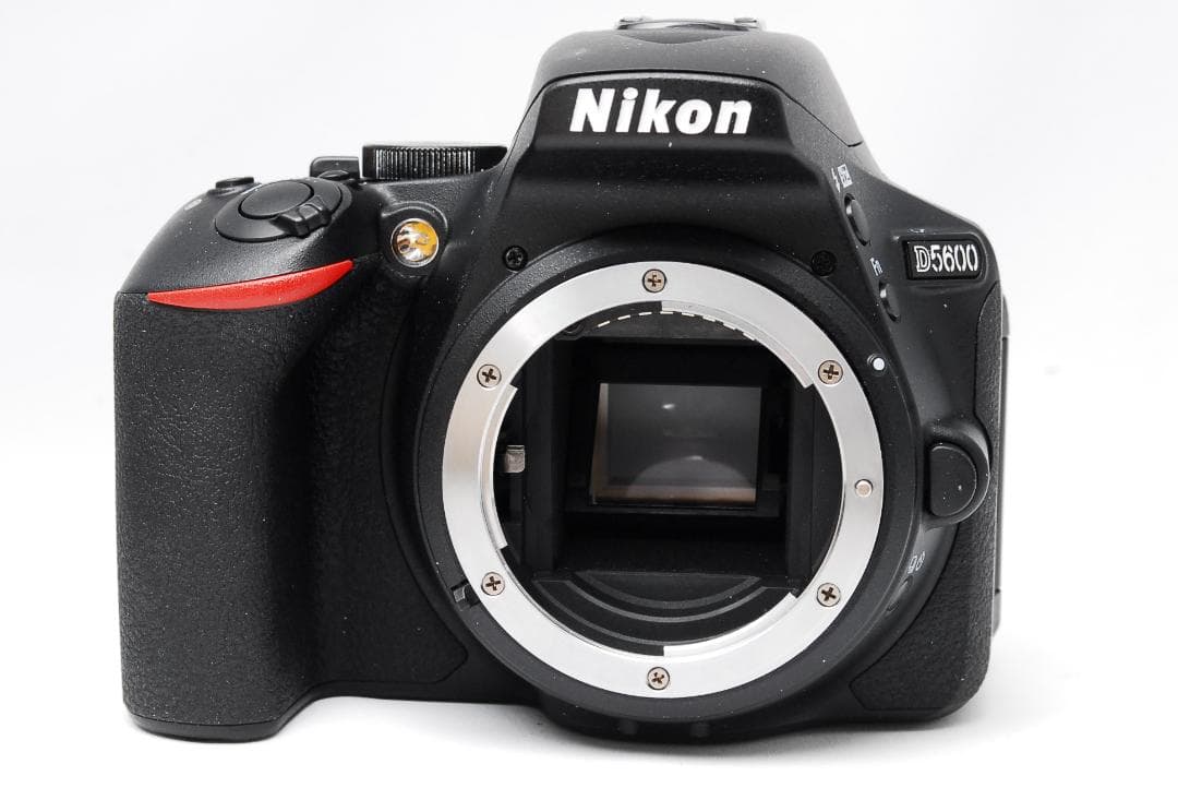 撮影枚数【364枚】 Nikon D5600 ❤ダブルズームキット❤ 一眼レフ