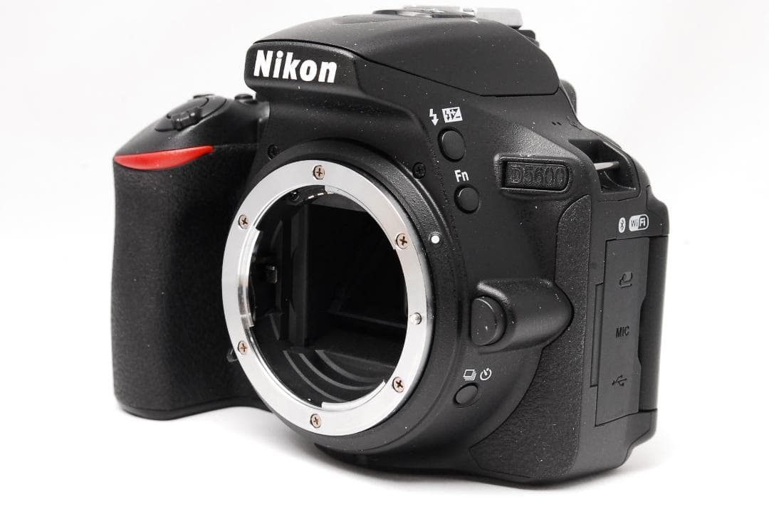 撮影枚数【364枚】 Nikon D5600 ❤ダブルズームキット❤ 一眼レフ