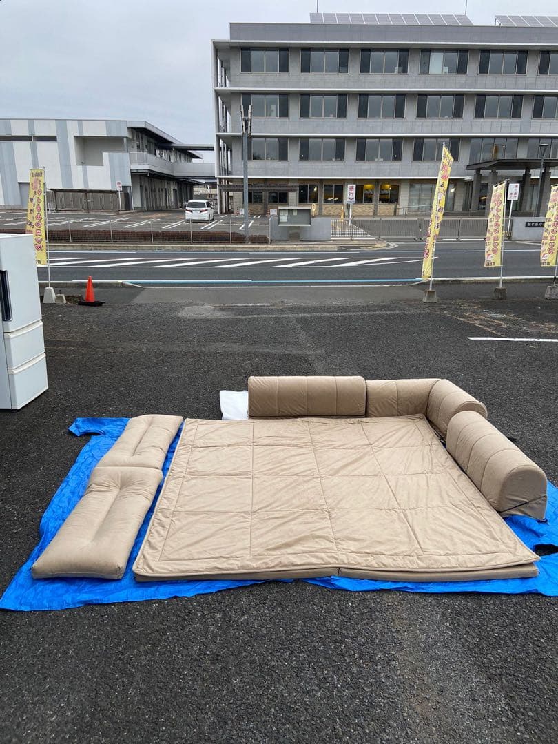 クッション付き ごろ寝ソファ 215 x 215cm