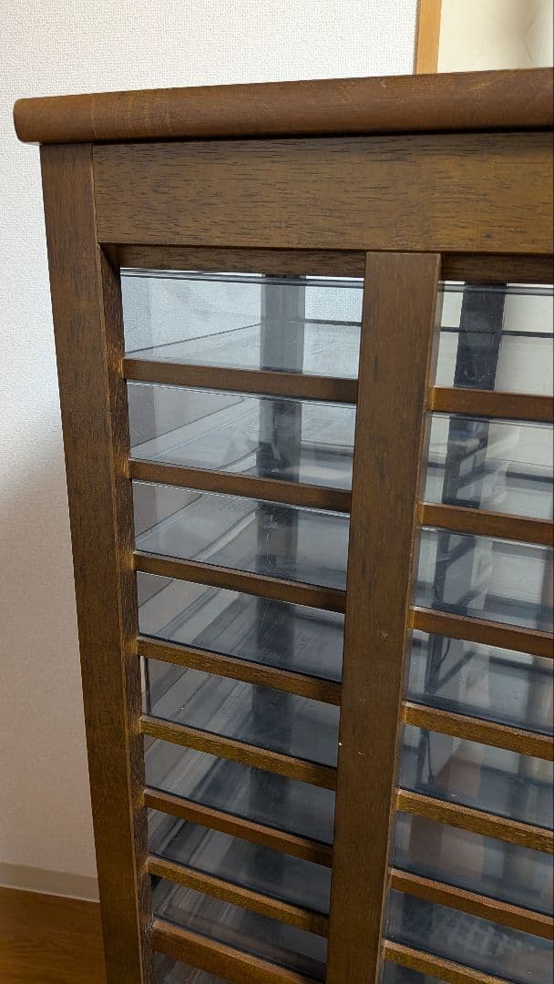 希少　美品　木製フレーム、18段引き出しの収納キャビネット