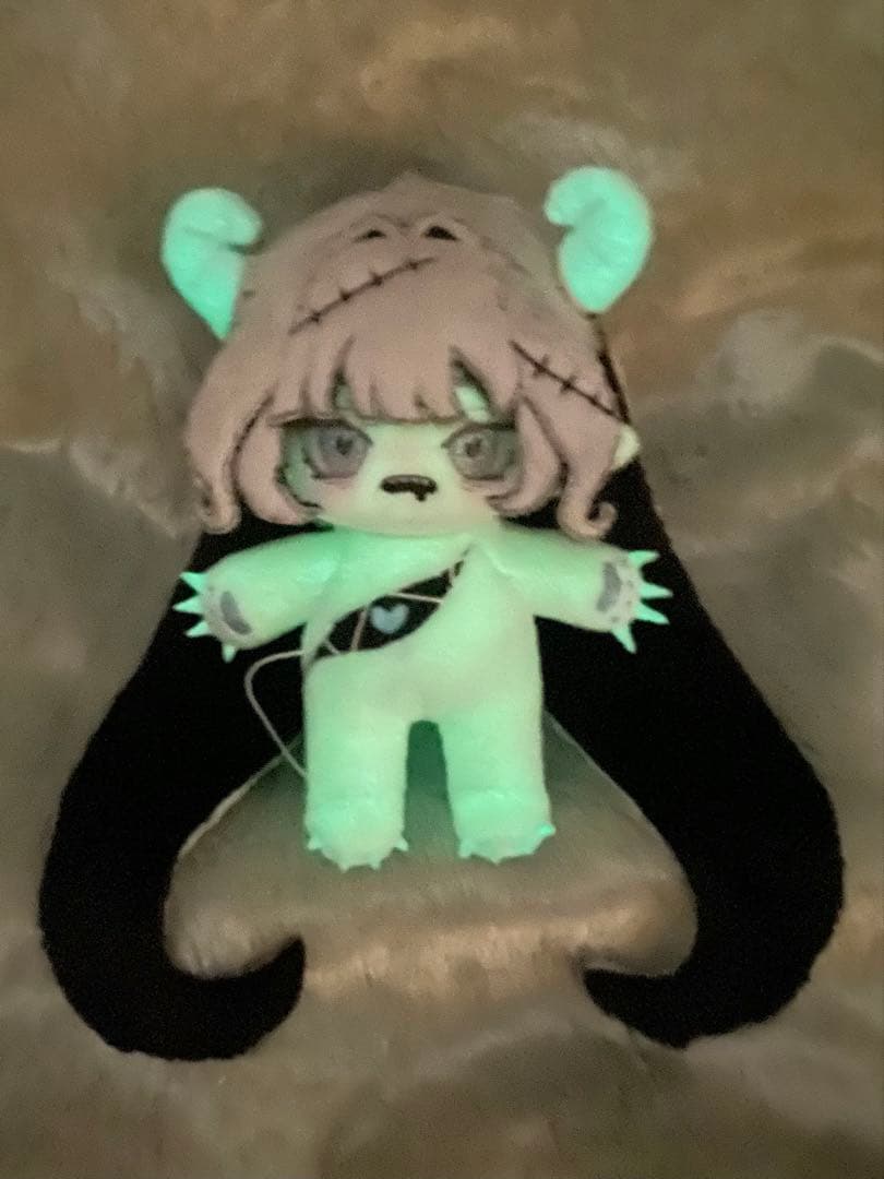 ハ*ビ様 無属性　自作　ぬいぐるみ　10cm （12.5センチ）　骨入り　蓄光体