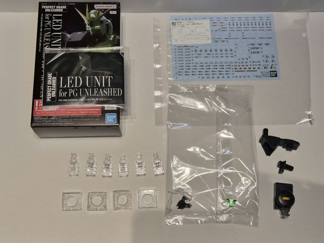 【完成品】PG UNLEASHED 1/60 νガンダム＋LEDユニット組込済み