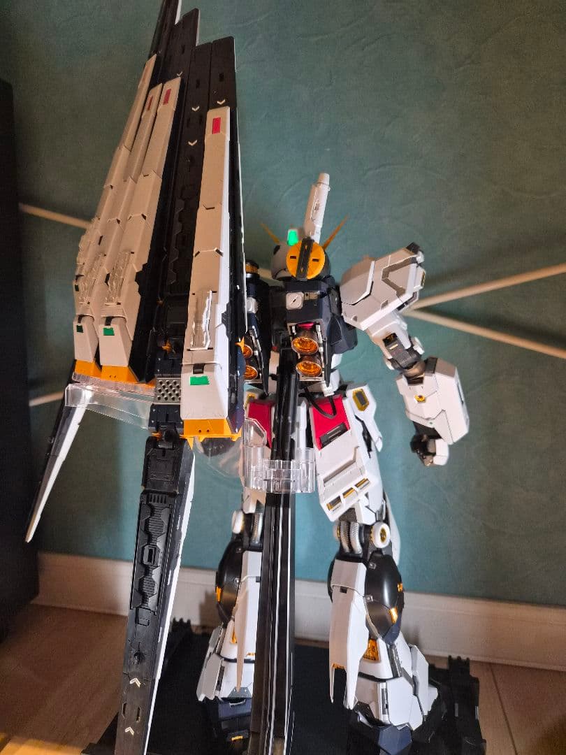 【完成品】PG UNLEASHED 1/60 νガンダム＋LEDユニット組込済み