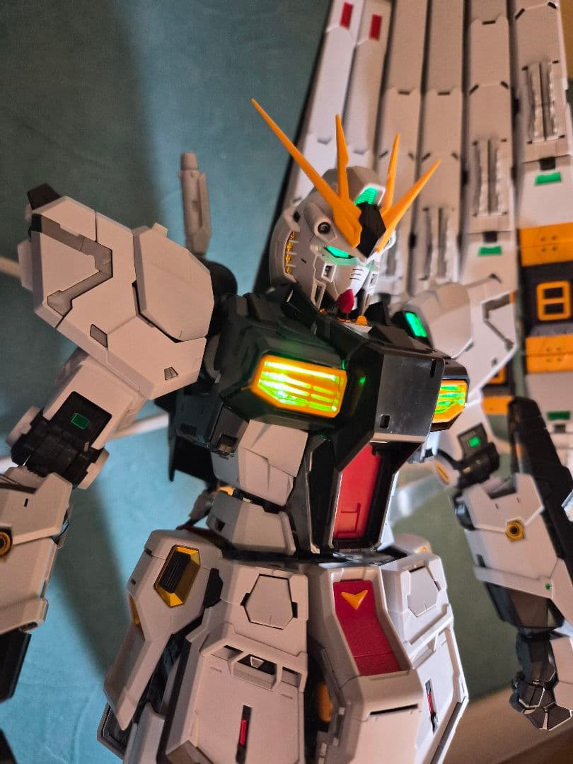 【完成品】PG UNLEASHED 1/60 νガンダム＋LEDユニット組込済み