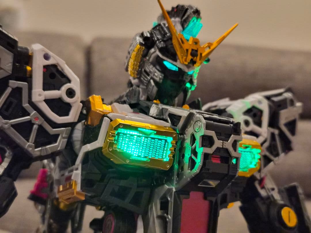 【完成品】PG UNLEASHED 1/60 νガンダム＋LEDユニット組込済み