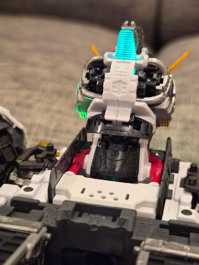 【完成品】PG UNLEASHED 1/60 νガンダム＋LEDユニット組込済み