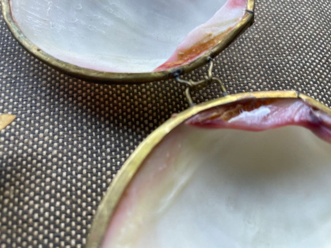 ビンテージ　天然貝と真鍮の小物入れ　ロザリオケース　ピルケース　アミュレット