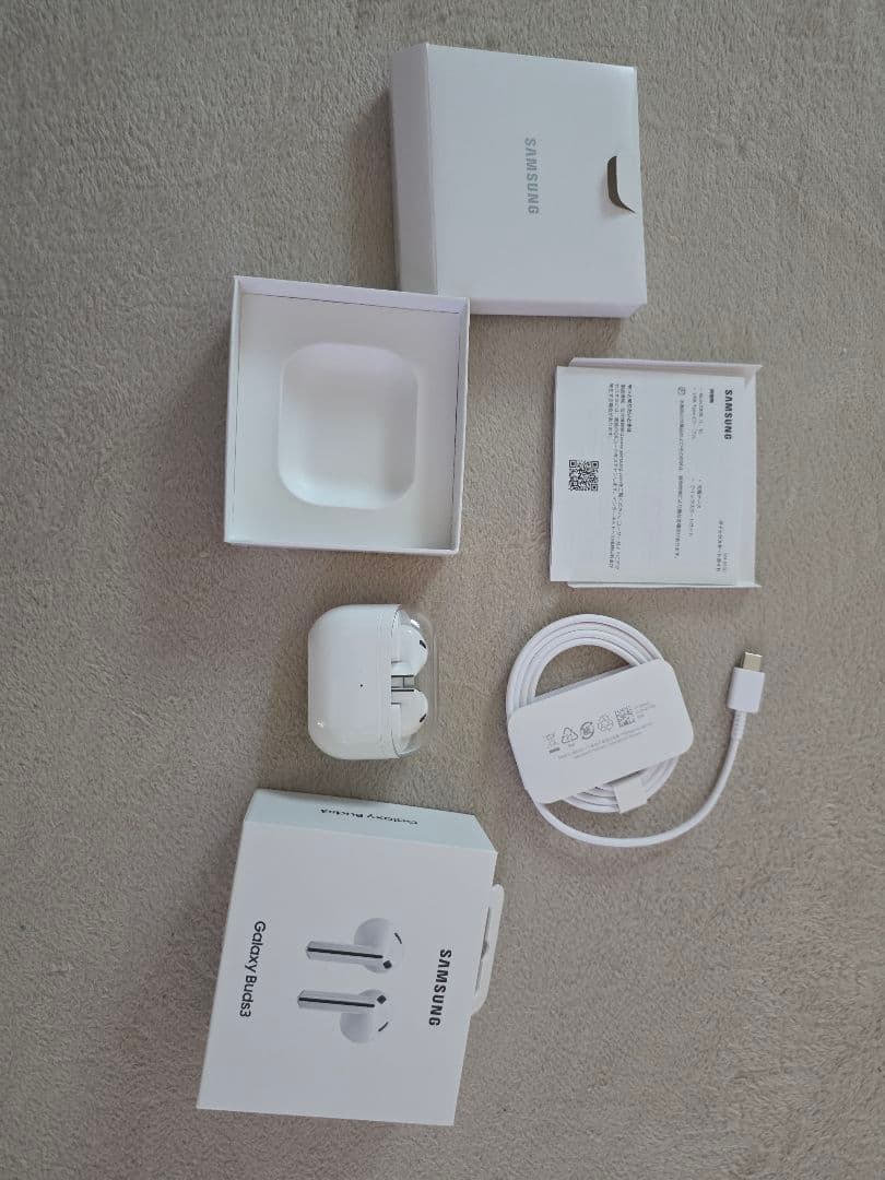 ほぼ新品 Samsung Galaxy Buds3 ホワイト