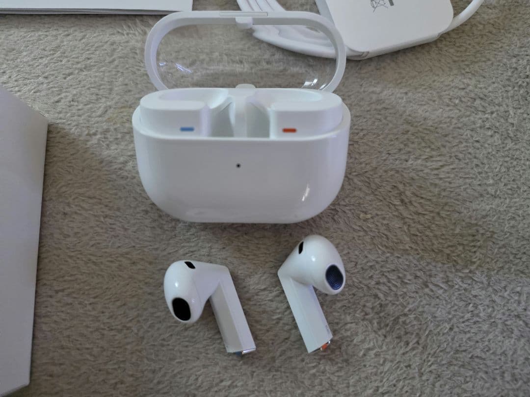 ほぼ新品 Samsung Galaxy Buds3 ホワイト