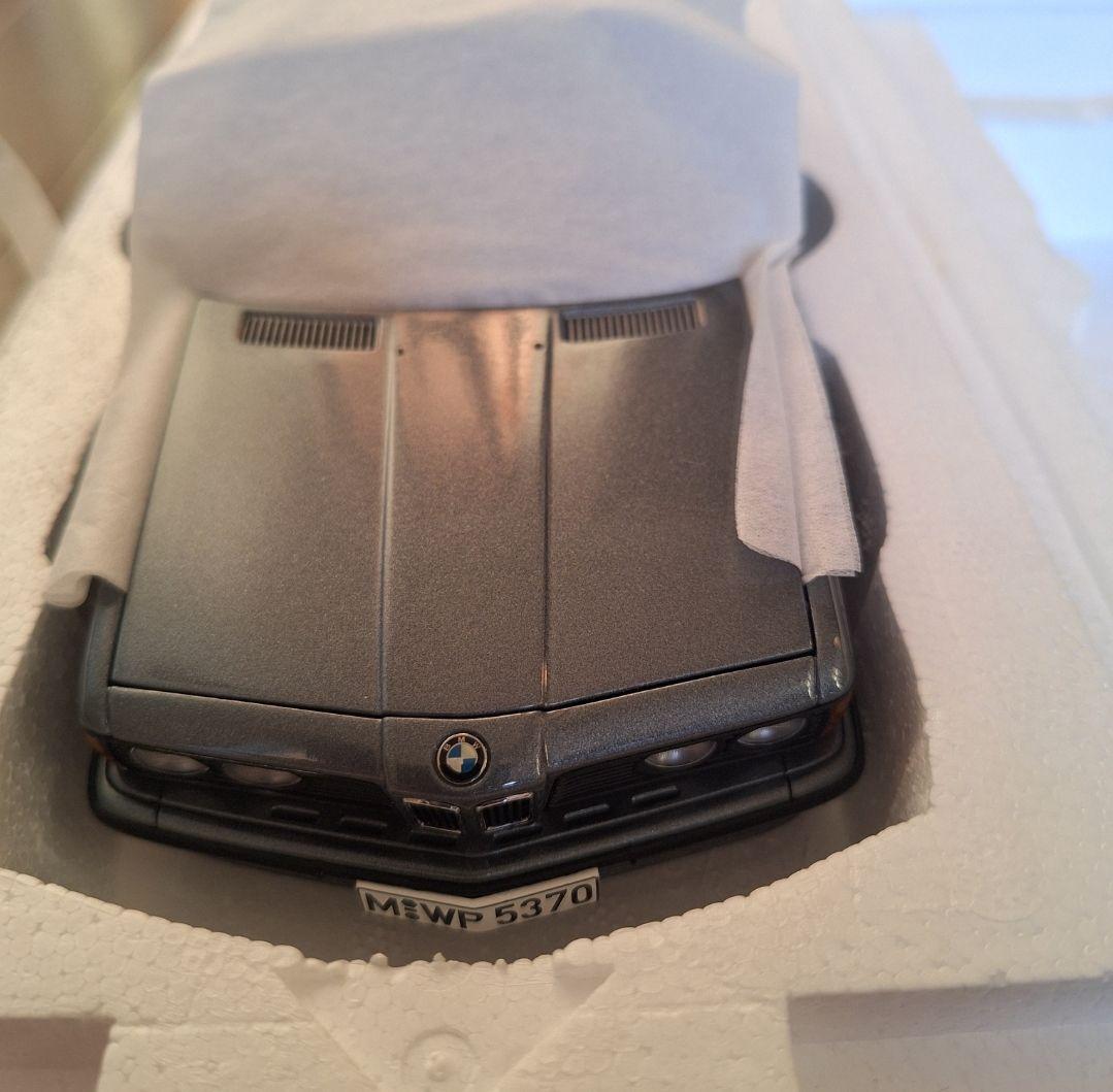 オートアート M635 CSi Shadow-Line 1/18