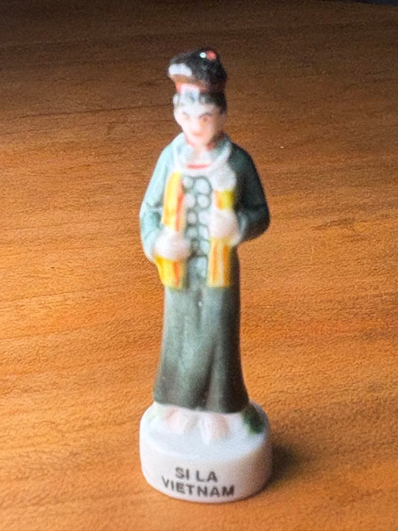 ベトナム Minh Long（ミンロン）社製の 少数民族 Fave（フェーブ）