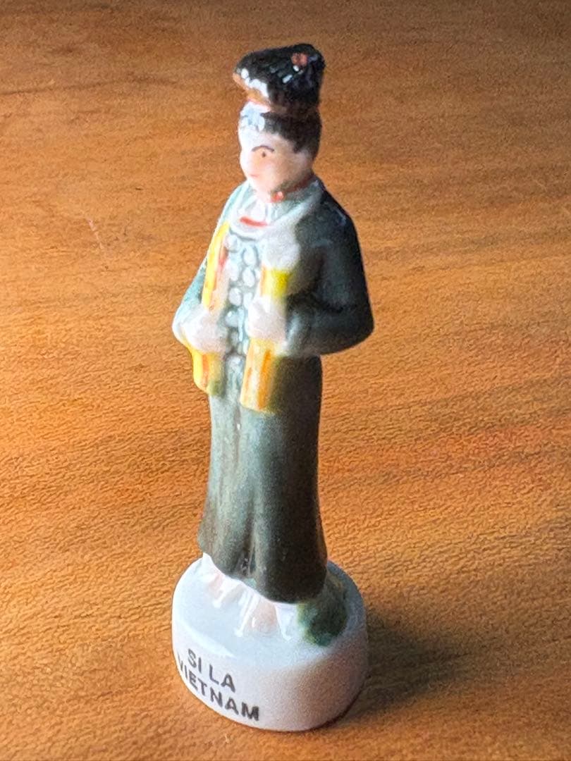 ベトナム Minh Long（ミンロン）社製の 少数民族 Fave（フェーブ）