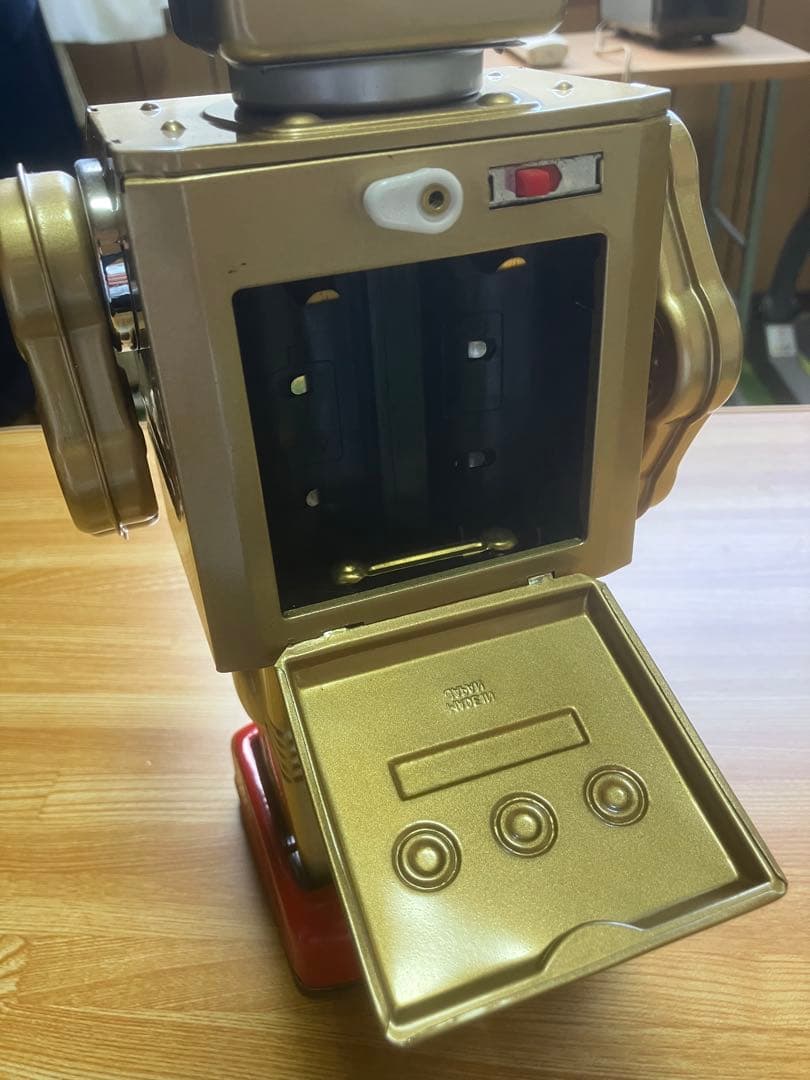 ブリキギアロボット