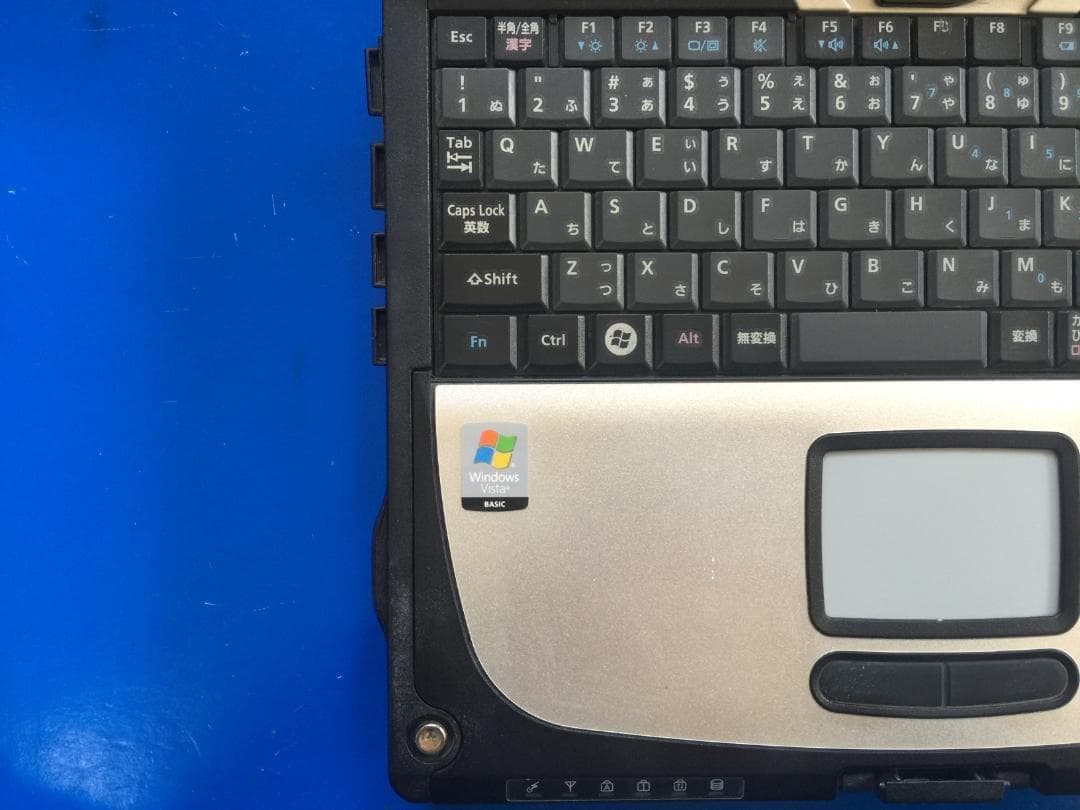 TOUGHBOOK CF-19 落下や衝撃、水、埃に強い　堅牢なノートパソコン1