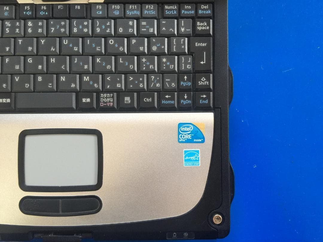 TOUGHBOOK CF-19 落下や衝撃、水、埃に強い　堅牢なノートパソコン1