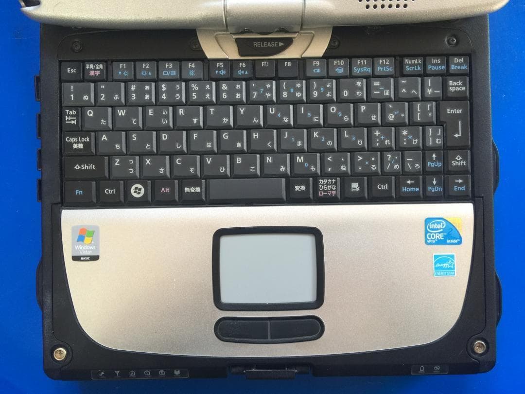 TOUGHBOOK CF-19 落下や衝撃、水、埃に強い　堅牢なノートパソコン1