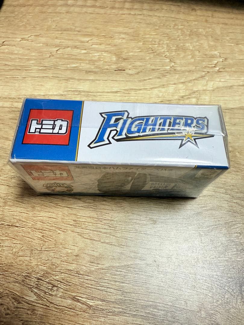 トミカ　北海道日本ハムファイターズバス　三菱ふそう　エアロクイーン　トミカ