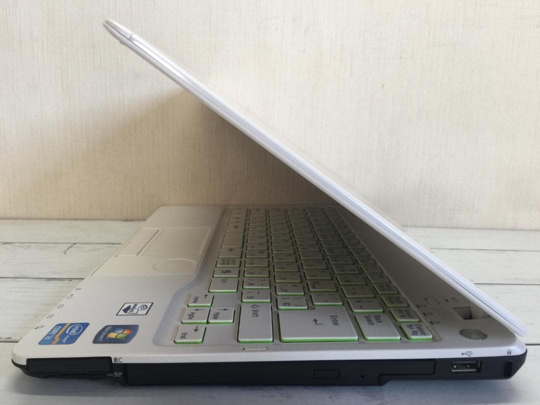 LIFEBOOK SH54 13.3型/薄型/Office2024/win11