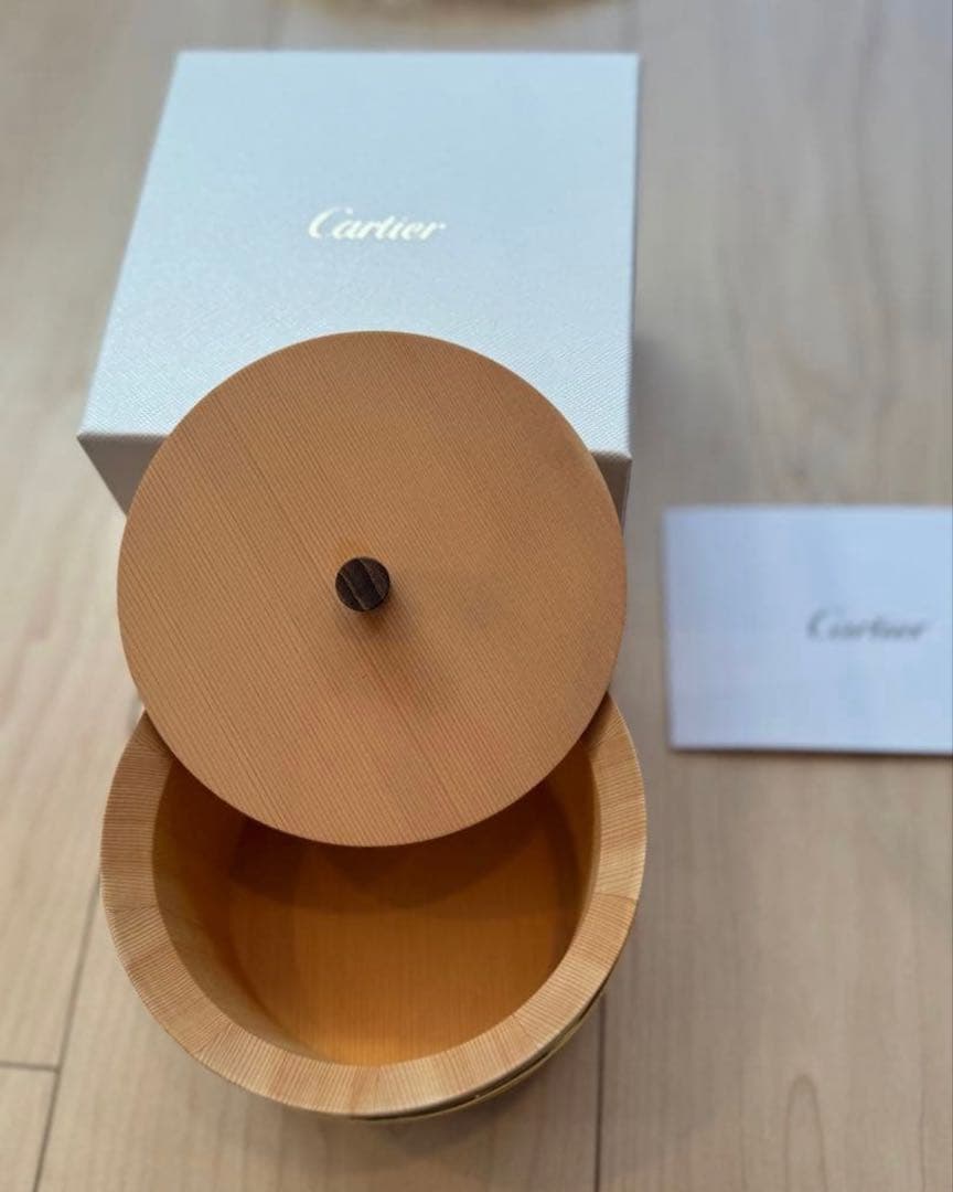 レアCartier ノベルティーキャンディボックス