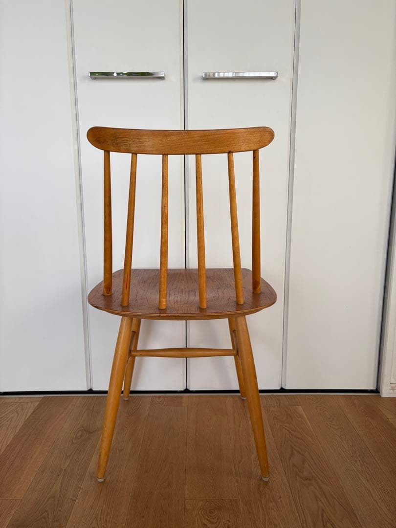 イルマリ・タピオヴァーラ　椅子