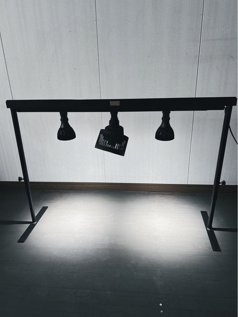 ☆送料込み☆アイアン植物棚　即購入OK ボタニカルシェルフ　アガベ　塊根　熱帯魚