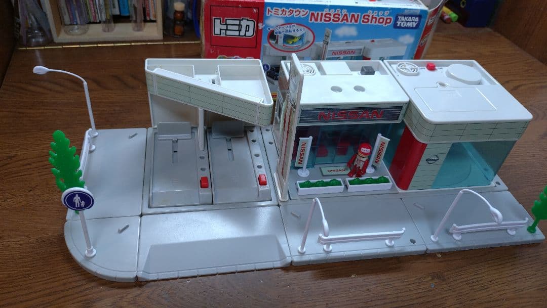 ☆トミカタウン　ニッサンショップ　中古品☆