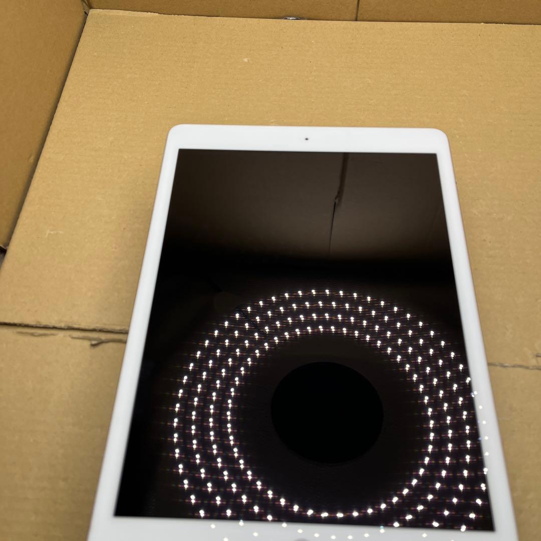 iPad (第７世代) Wi-Fi 32GB シルバー