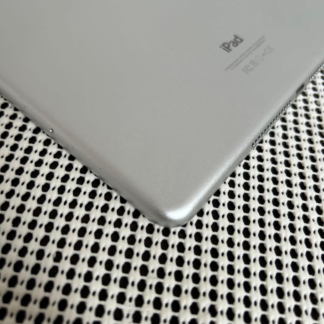 87【早い者勝ち】電池最良好☆iPad Air2 第2世代 16GB au☆