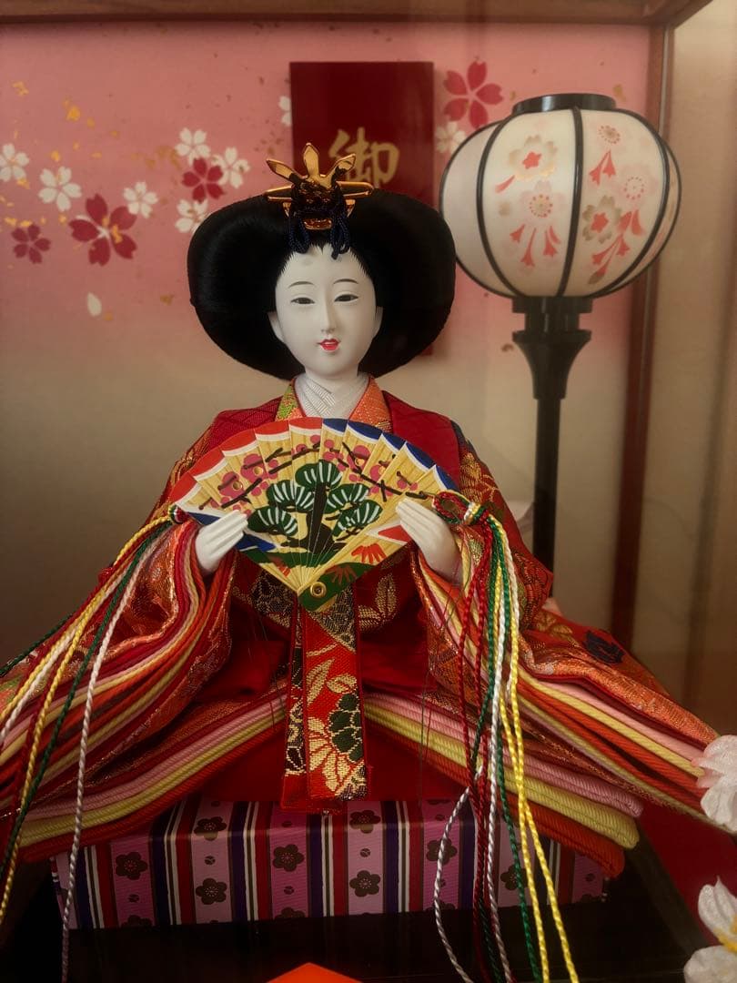 雛人形　オルゴール付き　ガラスケース入り