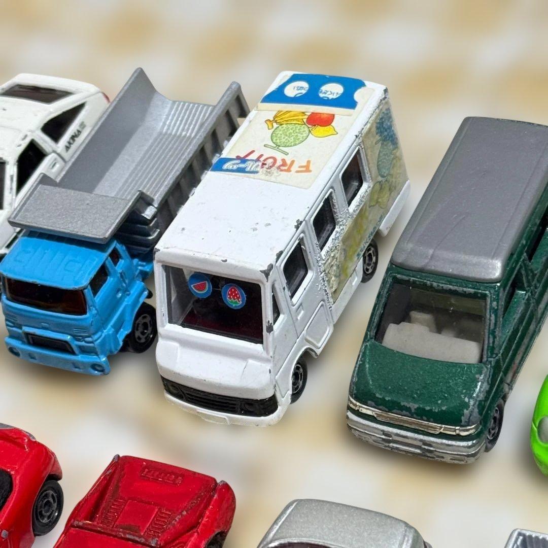TOMICA　トミカ　31台まとめ売り　ミニカー　タカラトミー
