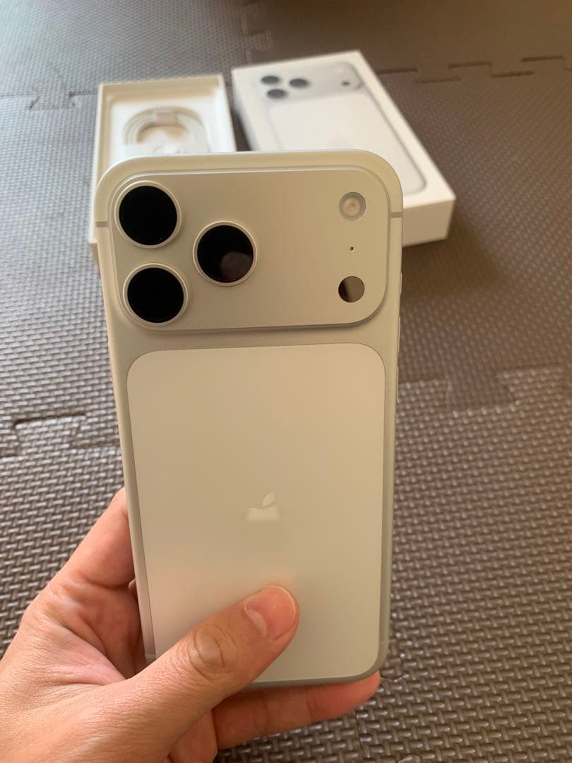 Apple iPhone 17promax256GBSIMフリー1っ月だけ使った