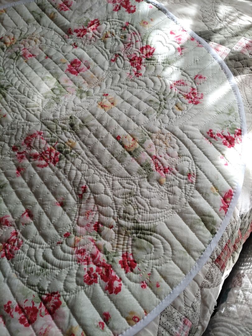 パッチワークキルトタペストリーホワイトキルト