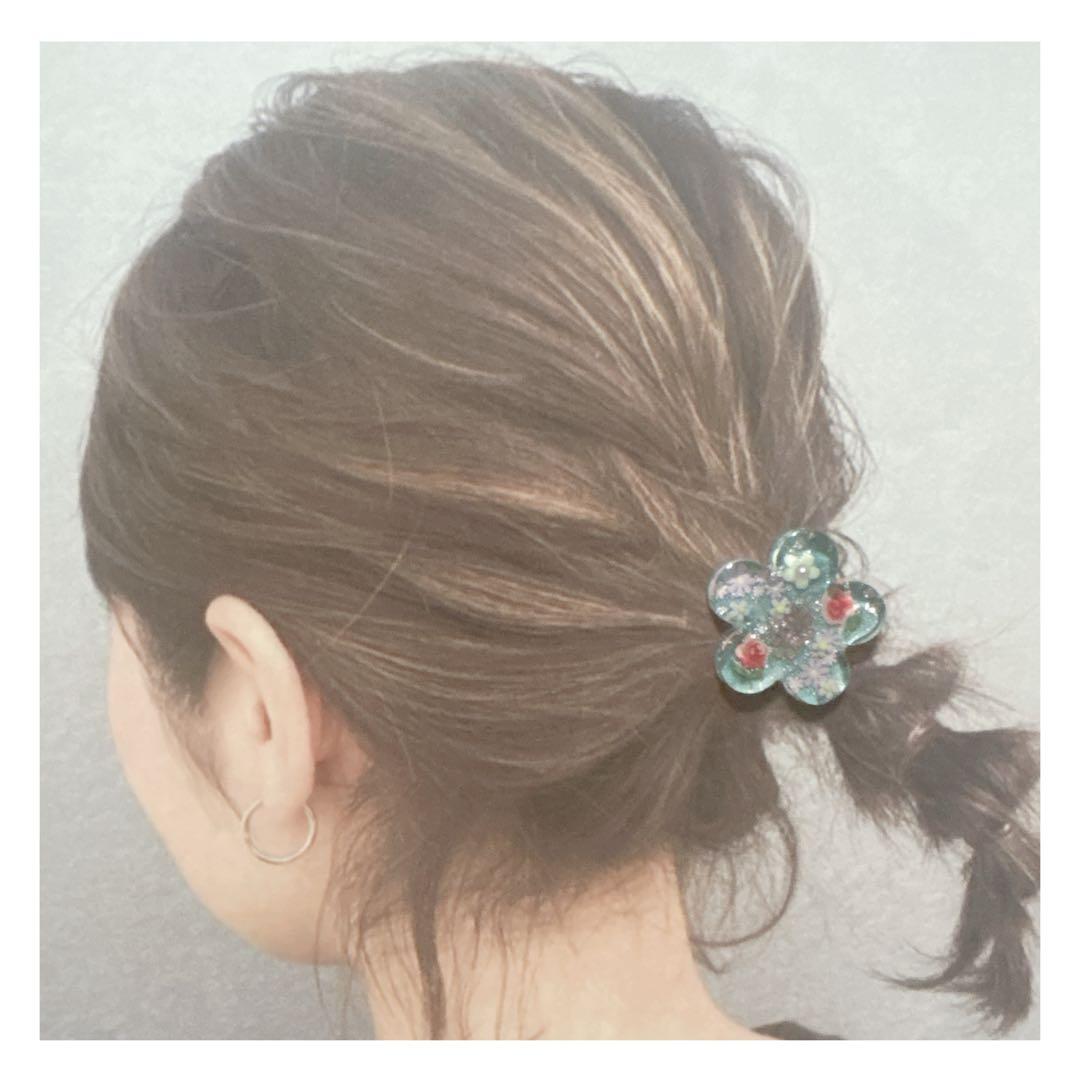 No 997❣️可愛いお花型レジンヘアゴム❣️٩(๑❛ᴗ❛๑)۶❣️