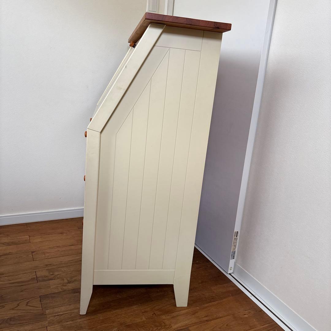 クリーム色の木製チェスト・デスク・学習机