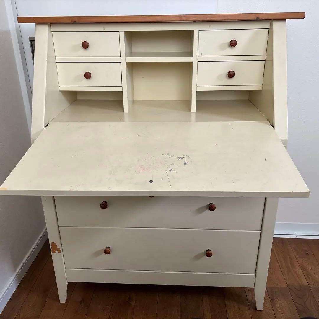 クリーム色の木製チェスト・デスク・学習机