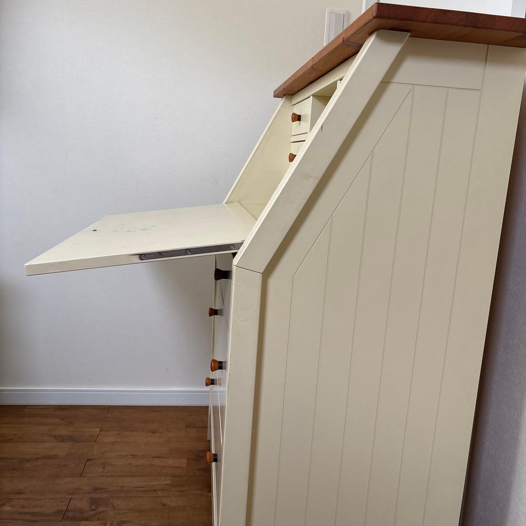 クリーム色の木製チェスト・デスク・学習机