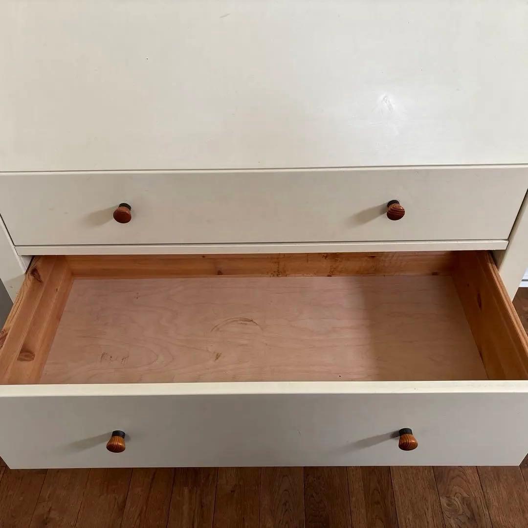 クリーム色の木製チェスト・デスク・学習机