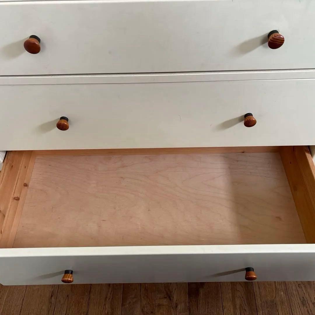 クリーム色の木製チェスト・デスク・学習机