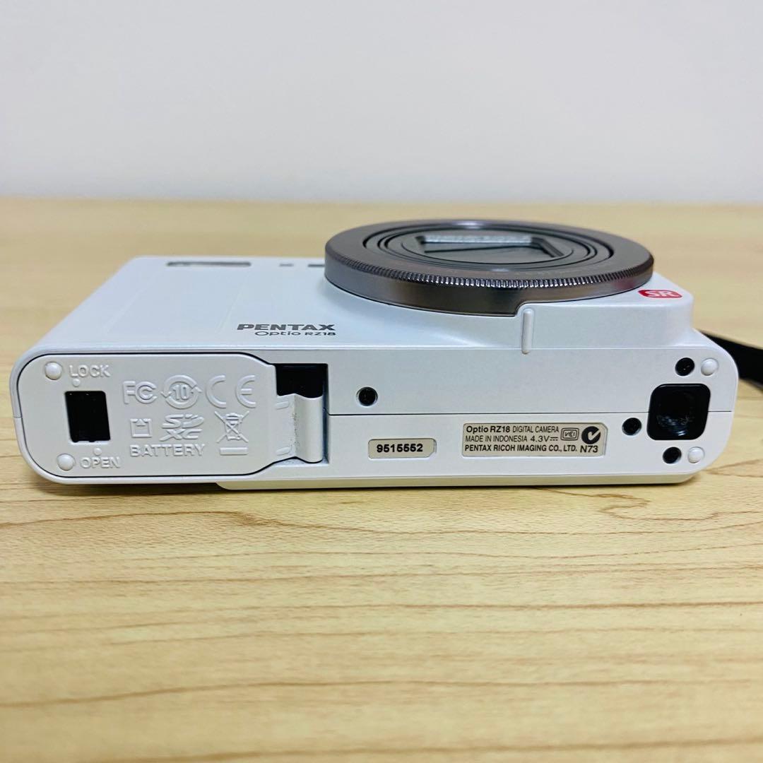 PENTAX Optio RZ18 ホワイト16メガピクセル　デジカメ　コンデジ