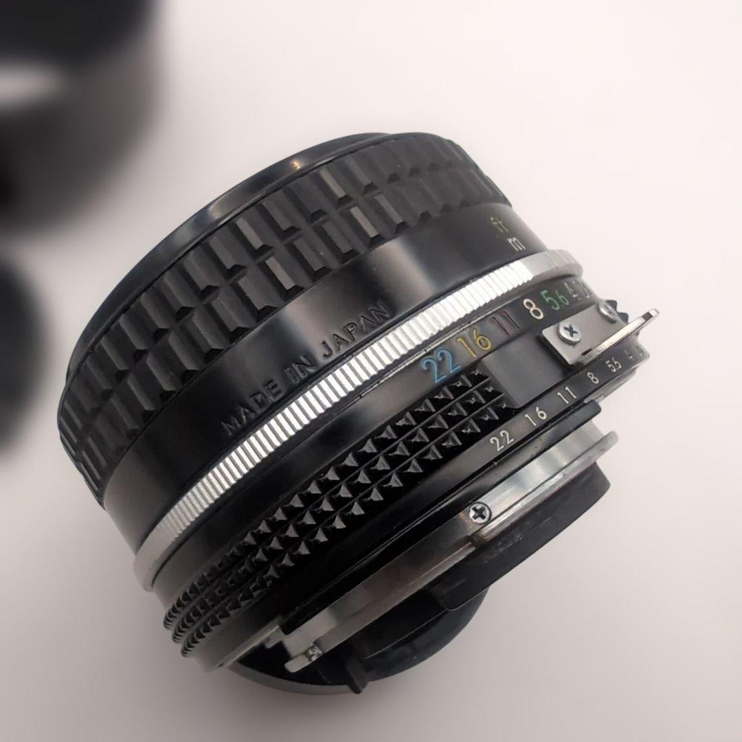 Nikon Ai Nikkor 50mm f1.8 レンズフード付き