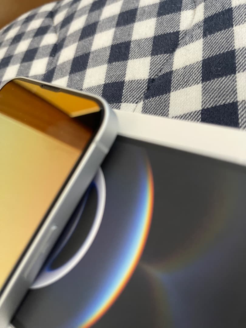 iPhone16e 美品 女性使用 電池100