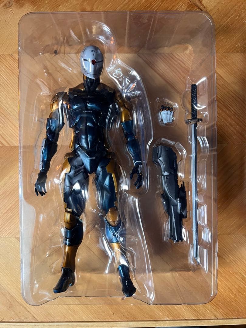 【momo】 サイボーグ忍者　プレイアーツ改　フィギュア