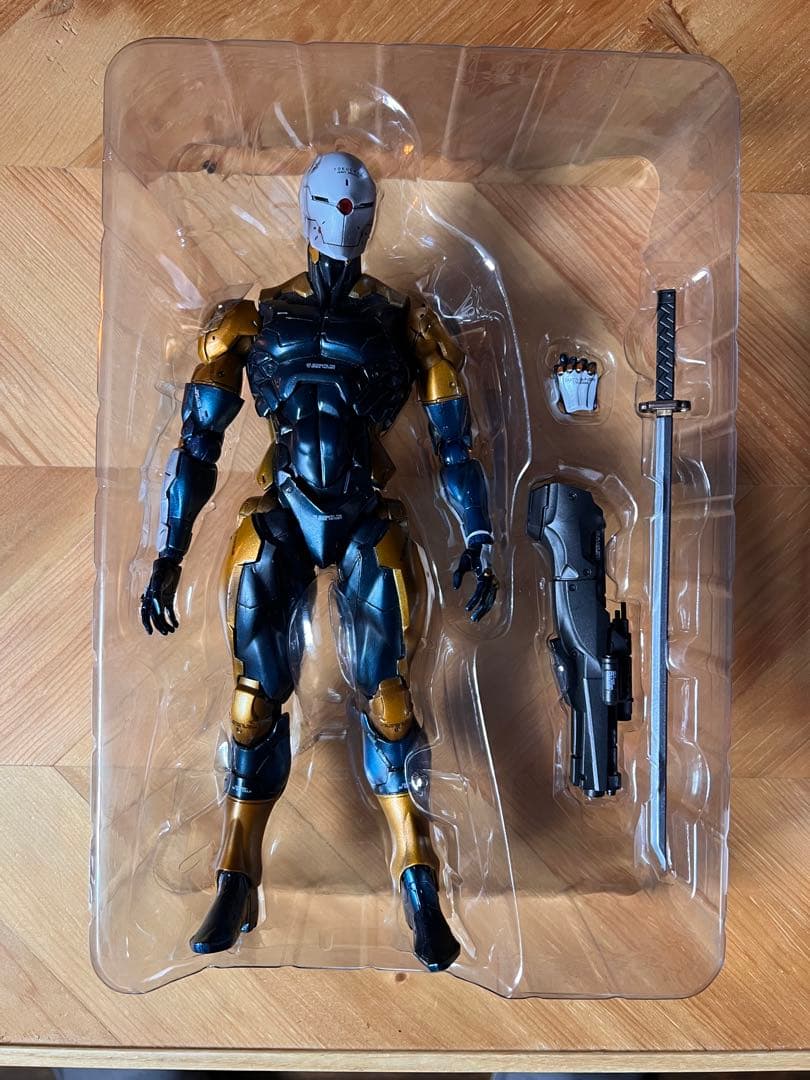 【momo】 サイボーグ忍者　プレイアーツ改　フィギュア