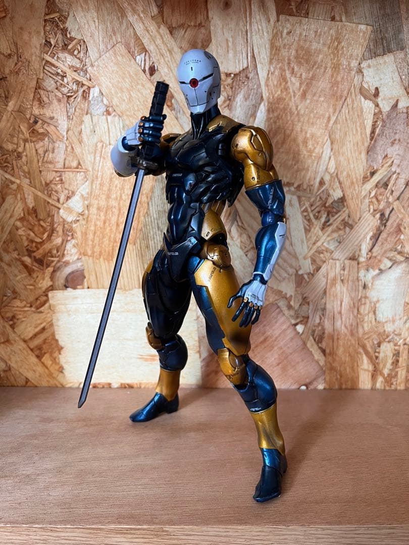 【momo】 サイボーグ忍者　プレイアーツ改　フィギュア