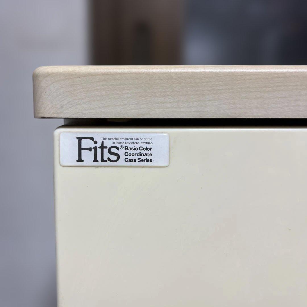 Fits 衣装ケース　4段　クリーム　ベージュ