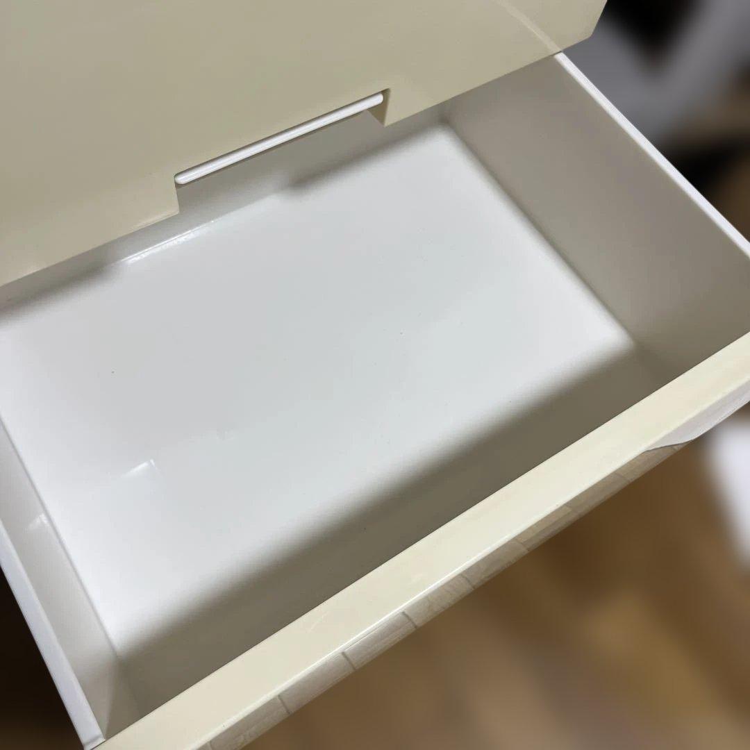 Fits 衣装ケース　4段　クリーム　ベージュ